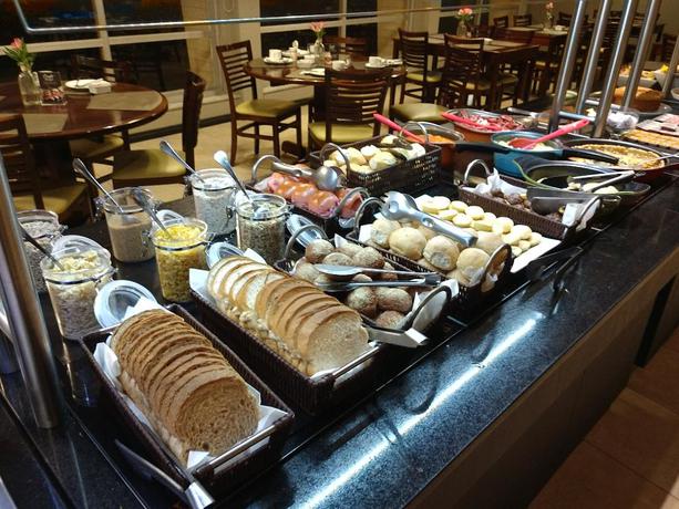 Imagen del bar/restaurante del Hotel Slaviero Baia Norte Florianopolis, Florian&oacute;polis. Foto 3