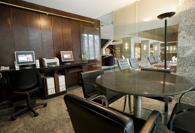 Imagen de los interiores del Hotel Slaviero Curitiba Centro. Foto 6