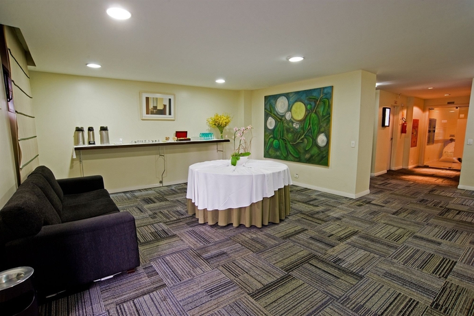 Imagen de los interiores del Hotel Slaviero Curitiba Shopping. Foto 12