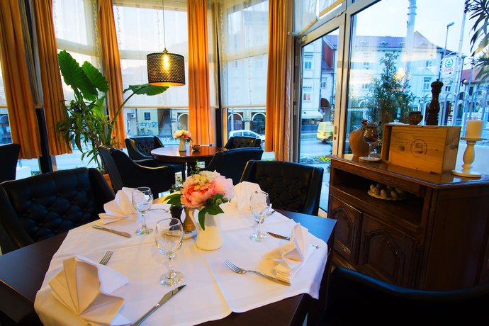 Imagen del bar/restaurante del Hotel Slavonija. Foto 6