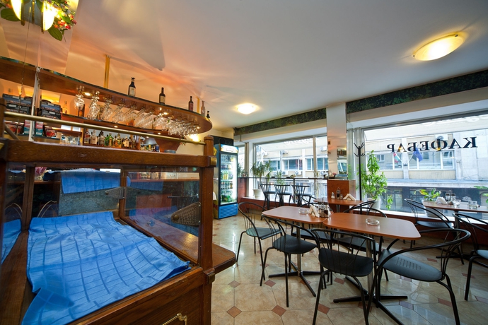 Imagen del bar/restaurante del Hotel Slavyanska Beseda. Foto 1