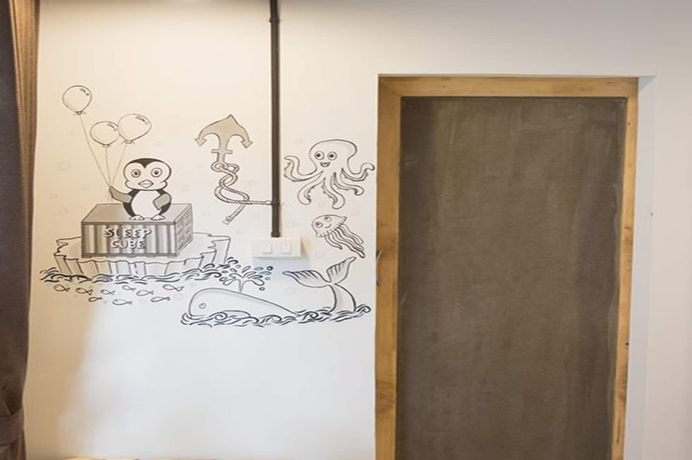 Imagen de los interiores del Hotel Sleep Cube. Foto 18
