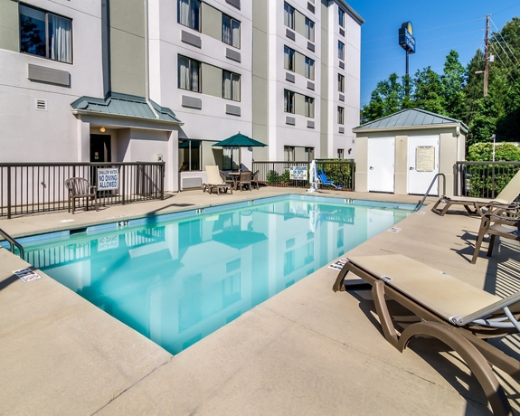Imagen de la piscina del Hotel Sleep Inn Airport, Lexington. Foto 16