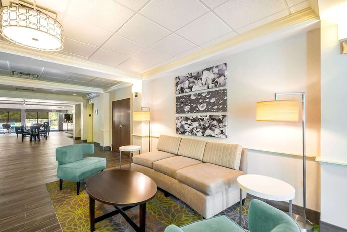 Imagen de los interiores del Hotel Sleep Inn And Suites, Dover. Foto 16