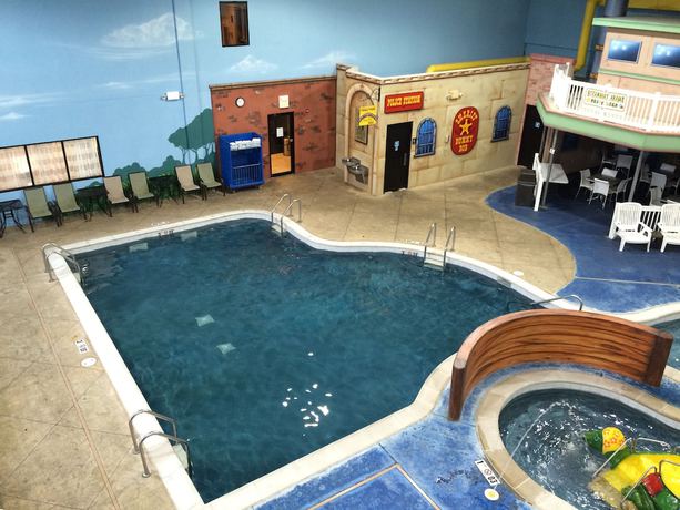 Imagen de la piscina del Hotel Sleep Inn And Suites Indoor Waterpark. Foto 18