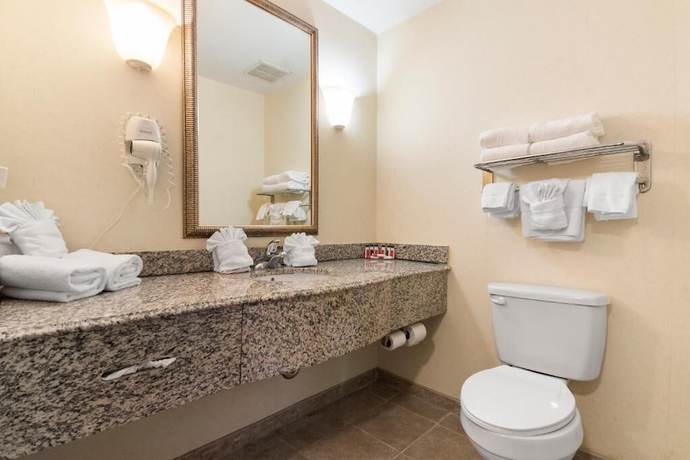Imagen de la habitación del Hotel Sleep Inn And Suites, Newport News. Foto 5