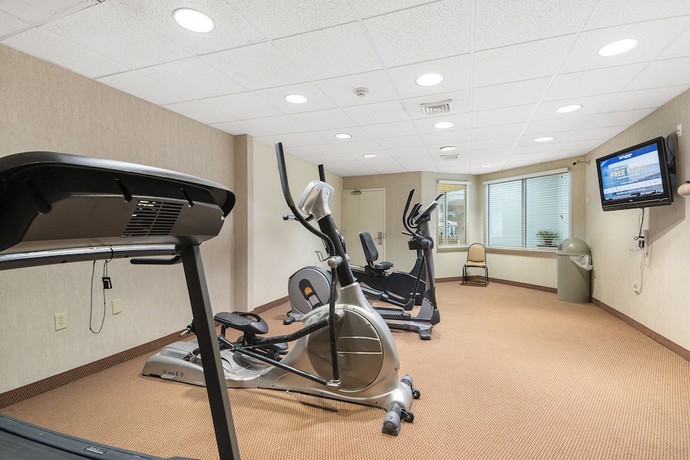 Imagen de los interiores del Hotel Sleep Inn And Suites, Newport News. Foto 15