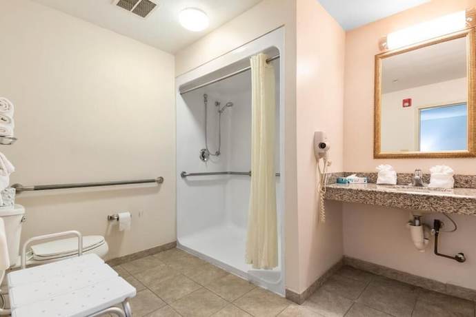 Imagen de la habitación del Hotel Sleep Inn And Suites, Newport News. Foto 10