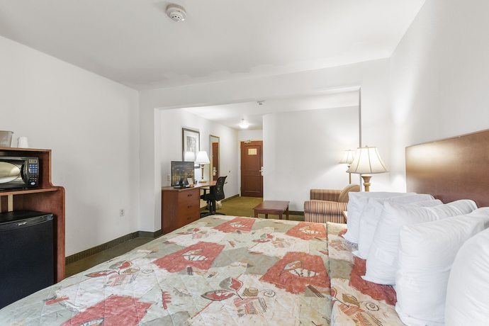 Imagen de la habitación del Hotel Sleep Inn And Suites, Newport News. Foto 12