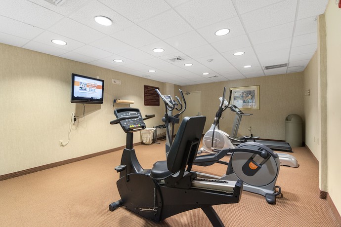 Imagen de los interiores del Hotel Sleep Inn And Suites, Newport News. Foto 16