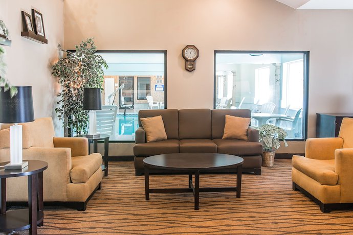 Imagen de los interiores del Hotel Sleep Inn And Suites Oregon. Foto 17