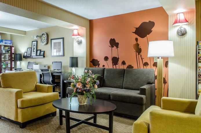 Imagen de los interiores del Hotel Sleep Inn And Suites, Ronks. Foto 16