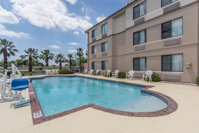 Imagen de la piscina del Hotel Sleep Inn Baton Rouge East I-12. Foto 16