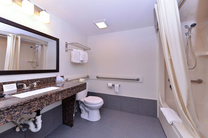 Imagen de la habitación del Hotel Sleep Inn Beaufort. Foto 7