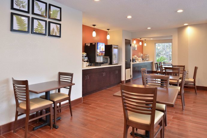 Imagen del bar/restaurante del Hotel Sleep Inn Beaufort. Foto 4