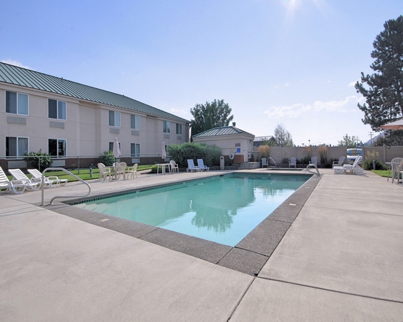 Imagen de la piscina del Hotel Sleep Inn Bend Crossroads Plaza. Foto 15