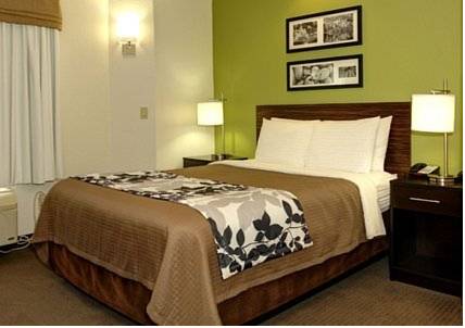 Imagen de la habitación del Hotel Sleep Inn Charleston. Foto 5