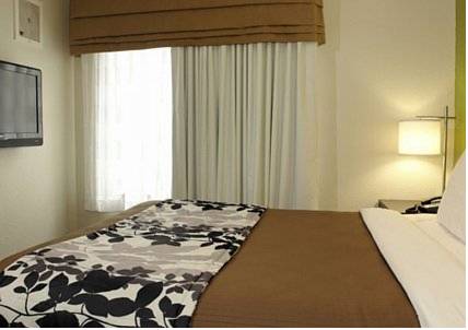 Imagen de la habitación del Hotel Sleep Inn Charleston. Foto 6