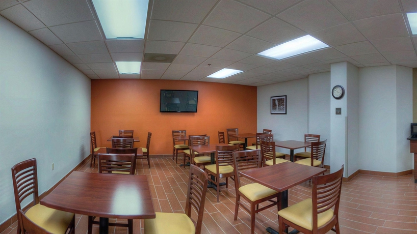 Imagen del bar/restaurante del Hotel Sleep Inn Clearwater - St Petersburg. Foto 4