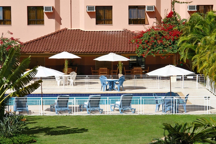 Imagen de la piscina del Hotel Sleep Inn Galleria. Foto 7
