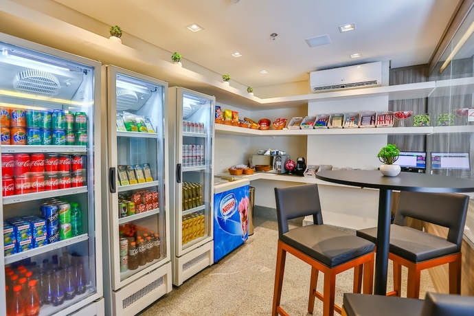 Imagen de los interiores del Hotel Sleep Inn Guarulhos. Foto 19