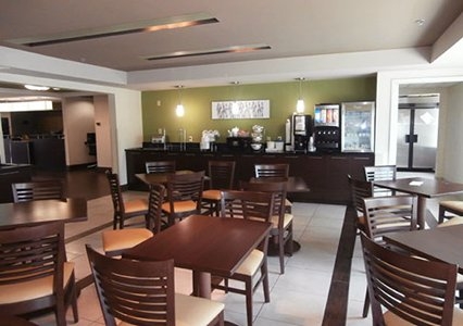 Imagen del bar/restaurante del Hotel Sleep Inn Historic. Foto 2