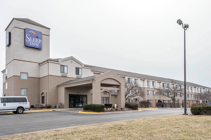 Imagen de los exteriores del Hotel Sleep Inn Kansas City International Airport. Foto 11