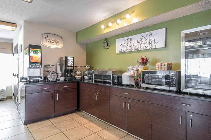 Imagen del bar/restaurante del Hotel Sleep Inn Kansas City International Airport. Foto 2