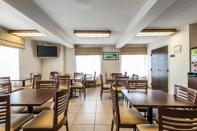 Imagen del bar/restaurante del Hotel Sleep Inn Kansas City International Airport. Foto 6