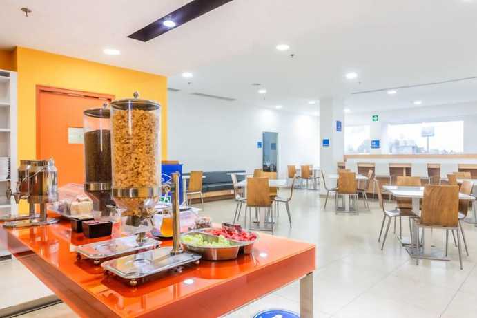 Imagen del bar/restaurante del Hotel Sleep Inn Leon Antares, Le&oacute;n. Foto 6