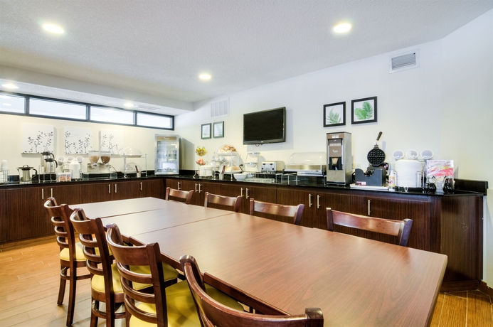 Imagen del bar/restaurante del Hotel Sleep Inn Midway Airport Bedford Park. Foto 3