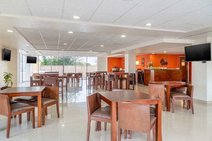 Imagen del bar/restaurante del Hotel Sleep Inn Monclova. Foto 4