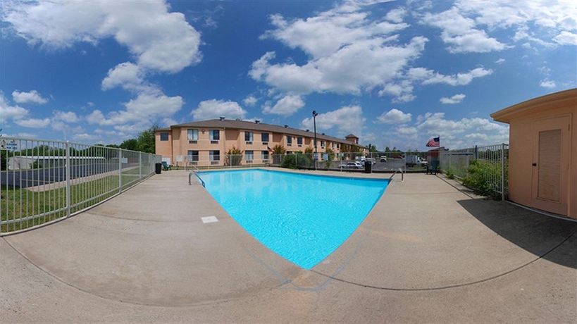 Imagen de la piscina del Hotel Sleep Inn Nashville Downtown Opryland Area. Foto 15
