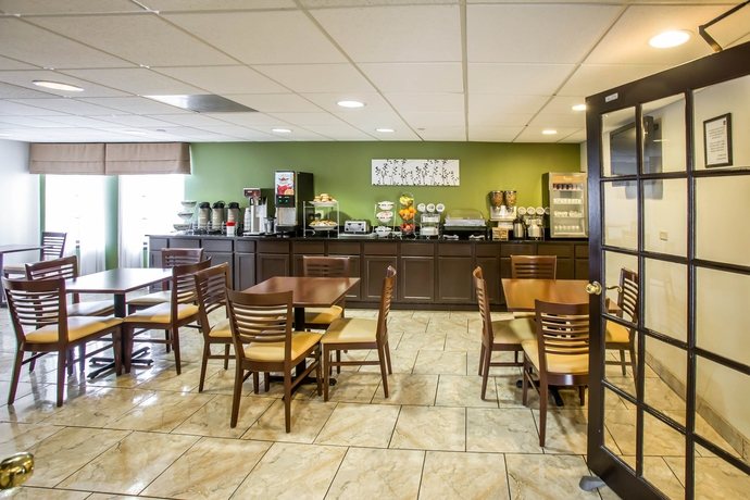 Imagen del bar/restaurante del Hotel Sleep Inn Near I-80 and I-94. Foto 7