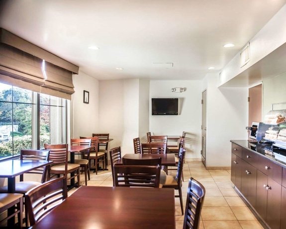 Imagen del bar/restaurante del Hotel Sleep Inn Near Quantico Main Gate. Foto 3