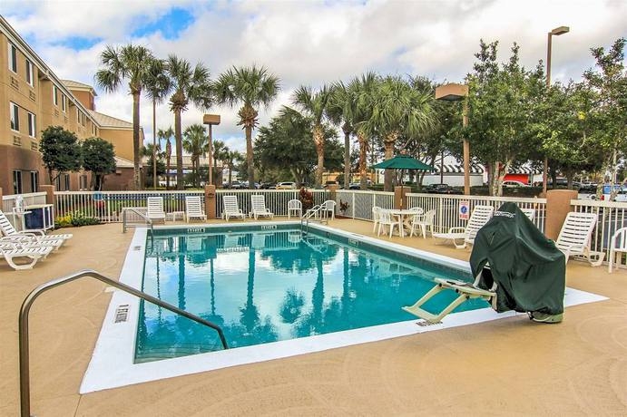 Imagen de la piscina del Hotel Sleep Inn Ormond Beach - Daytona. Foto 5