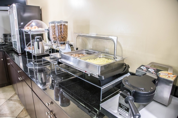 Imagen del bar/restaurante del Hotel Sleep Inn Tinley Park I-80 Near Amphitheatre-convention Center. Foto 4