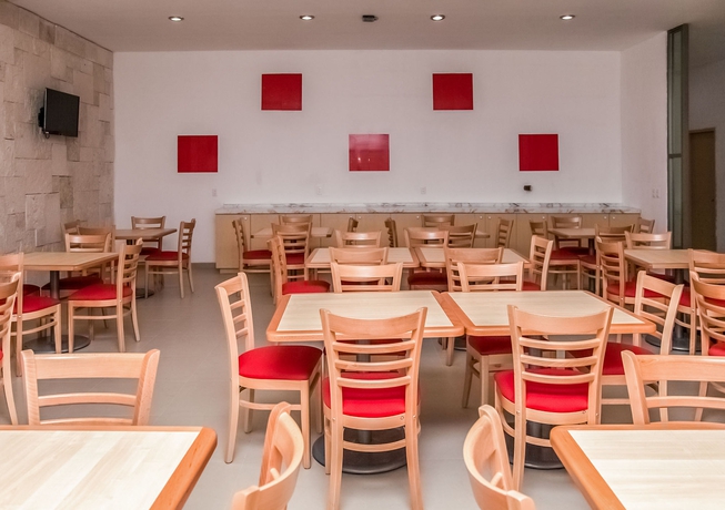 Imagen del bar/restaurante del Hotel Sleep Inn Tuxtla Gutierrez. Foto 3