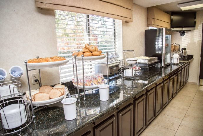Imagen del bar/restaurante del Hotel Sleep Inn University Place. Foto 4