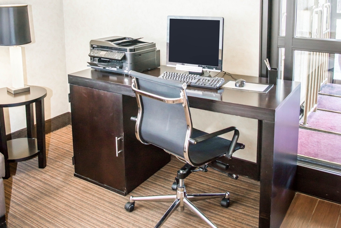 Imagen de los interiores del Hotel Sleep Inn University Place. Foto 16