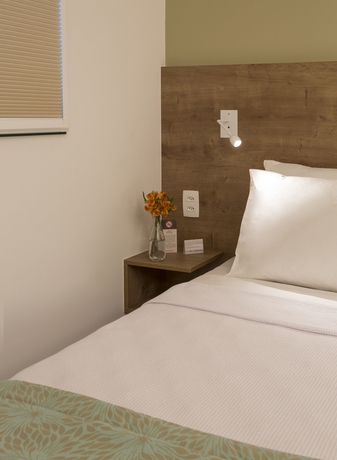 Imagen de la habitación del Hotel Sleep Inn Vitoria. Foto 9