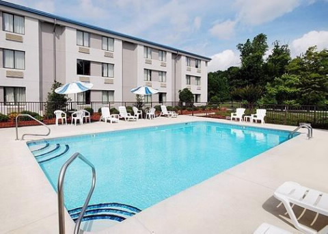 Imagen de la piscina del Hotel Sleep Inn, Wilmington NC. Foto 8