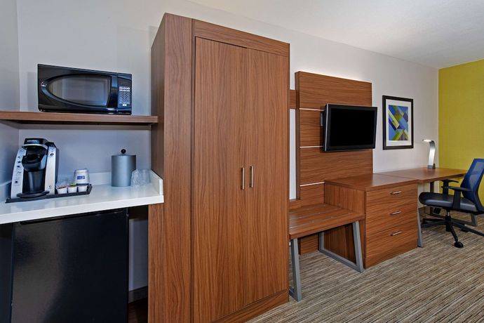 Imagen de la habitación del Hotel Sleep Inn & Suites Tempe ASU Campus. Foto 11
