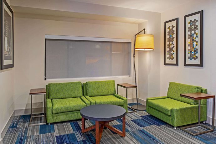 Imagen de los interiores del Hotel Sleep Inn & Suites Tempe ASU Campus. Foto 16