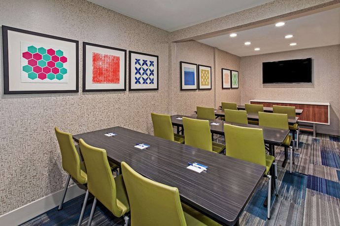Imagen de los interiores del Hotel Sleep Inn & Suites Tempe ASU Campus. Foto 20
