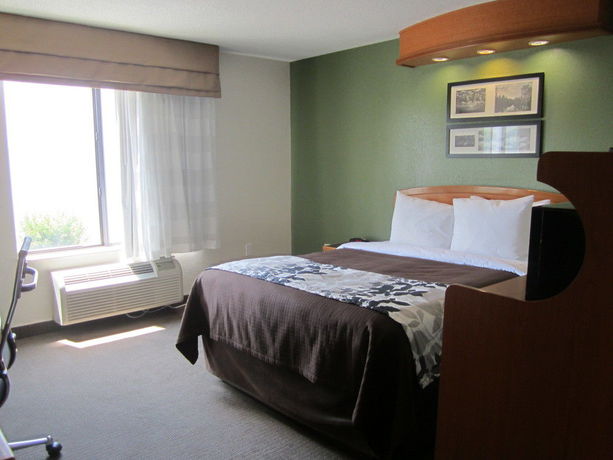 Imagen de los interiores del Hotel Sleep Inn and Suites Albemarle. Foto 11