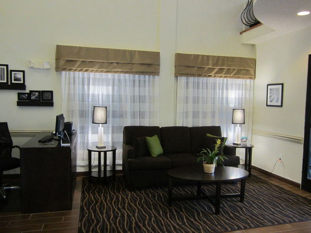 Imagen de los interiores del Hotel Sleep Inn and Suites Albemarle. Foto 13