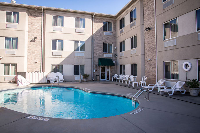 Imagen de la piscina del Hotel Sleep Inn and Suites At Concord Mills. Foto 16