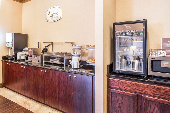 Imagen del bar/restaurante del Hotel Sleep Inn and Suites Athens. Foto 7