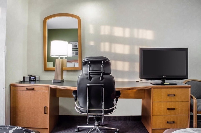 Imagen de la habitación del Hotel Sleep Inn and Suites Bensalem. Foto 13